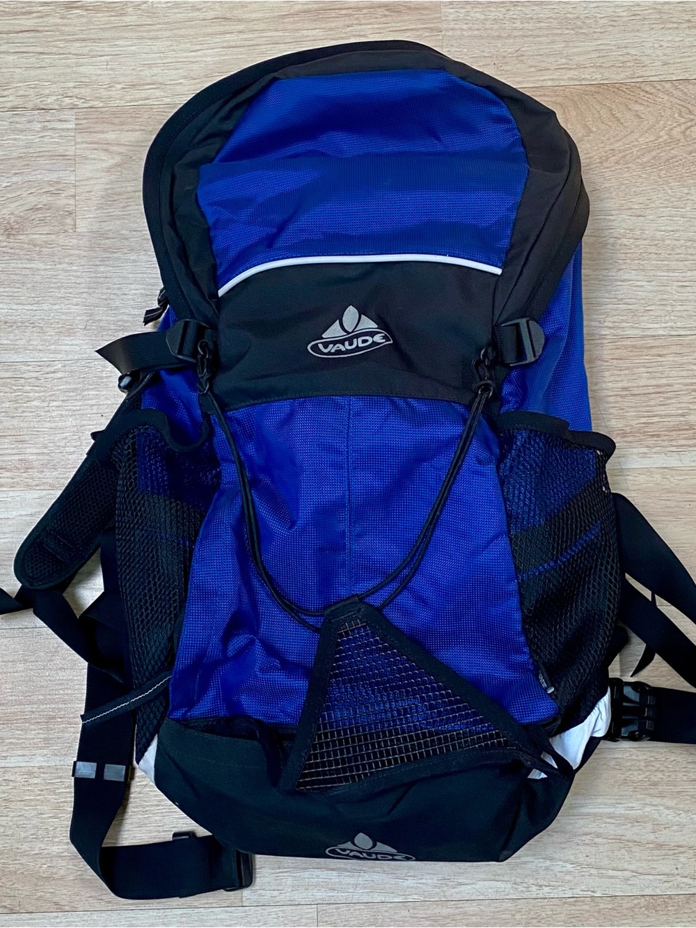 Vaude Siena 40 Backpack Blue Black Hiking Travel Daypack AeroFlex Frame 40L